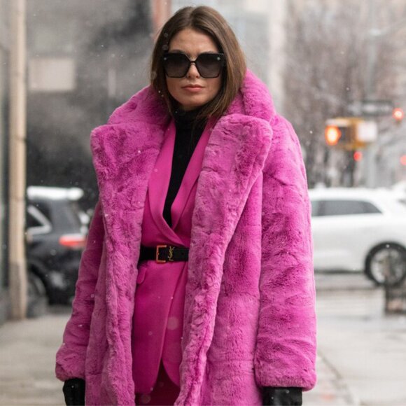 💥SHOWSTOPPER!💥APPARIS CHUNKY PLUCHE FUF OVERSIZED COAT IN MAGENTA PINK - Picture 2 of 14